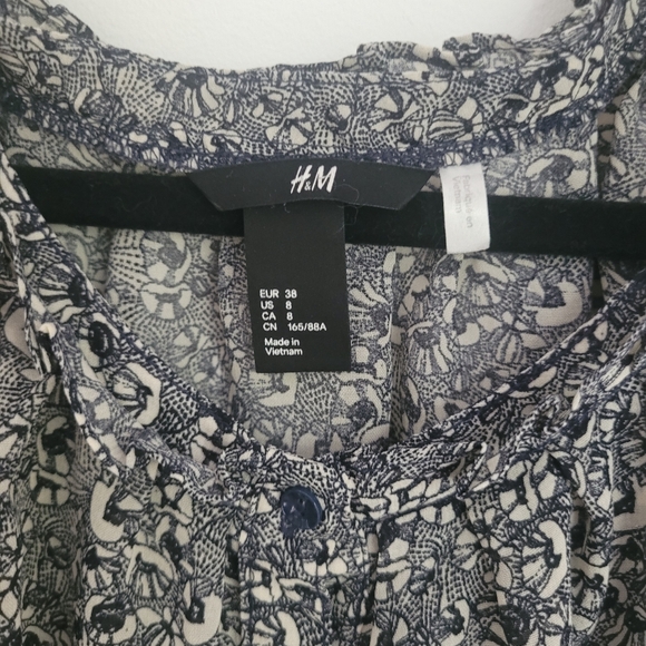 H&M blouse - Picture 2 of 4